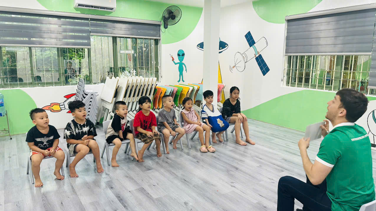 Đào tạo ngoại ngữ Kindy – Kids cùng  giáo viên nước ngoài tại Nhatduchr